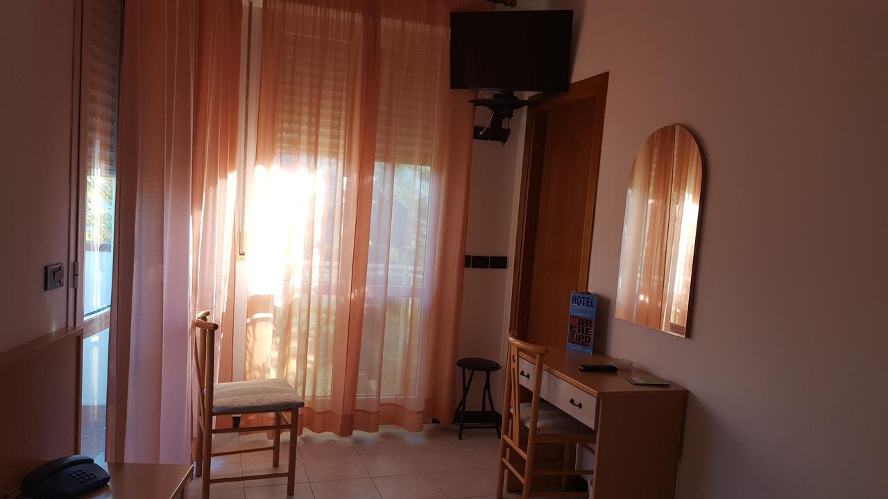 Hotel Patrizia Senigallia Oda fotoğraf